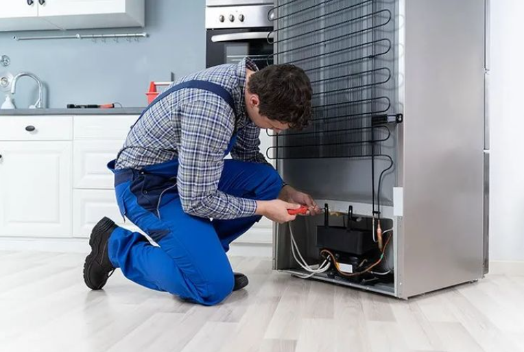 Appliance Repair Kelowna Experts working